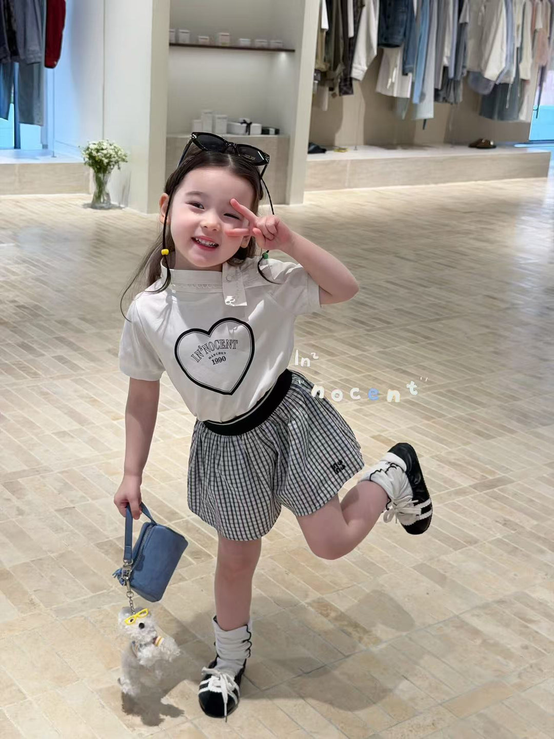 Innocent 學院風黑白格短褲 鬆緊腰花苞設計 女童舒適活動褲韓系時尚