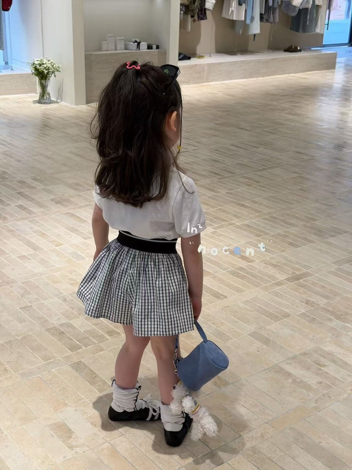 Innocent 學院風黑白格短褲 鬆緊腰花苞設計 女童舒適活動褲韓系時尚