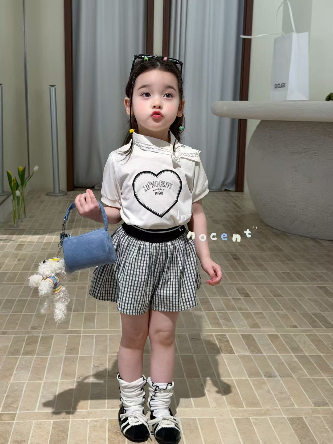 Innocent 學院風黑白格短褲 鬆緊腰花苞設計 女童舒適活動褲韓系時尚